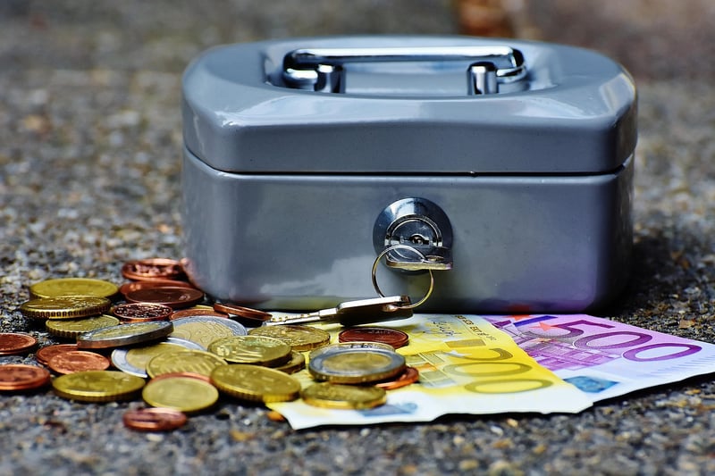 Budgeting Tips Image